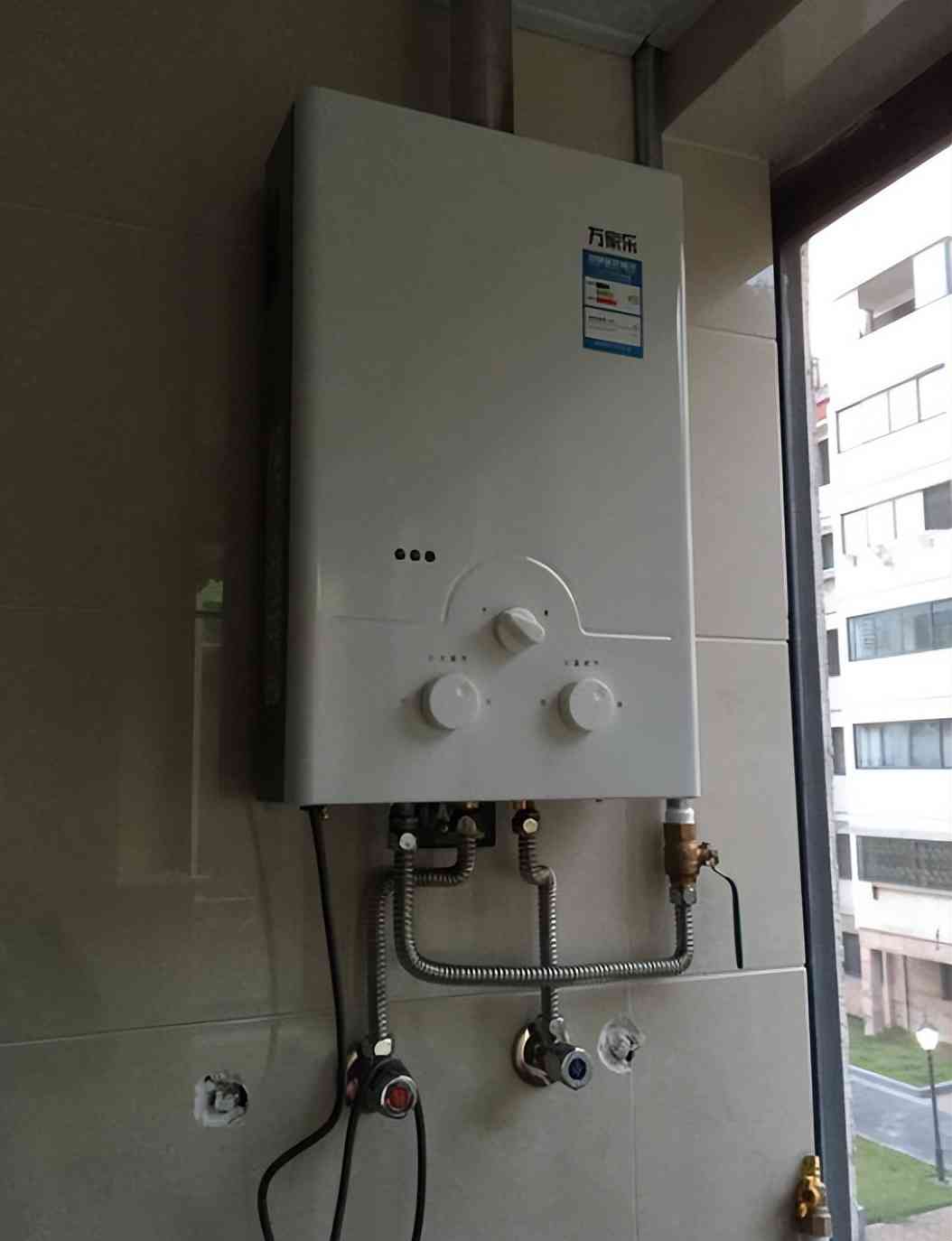 万和燃气热水器怎么样 哪个牌子的燃气热水器好？万和，史密斯还是林内？看完再买不迟