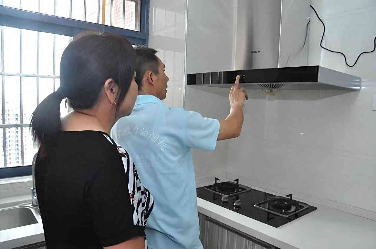 华帝油烟机怎么样 抽油烟机哪个品牌好华帝，老板还是方太对比一下,结果一目了然!