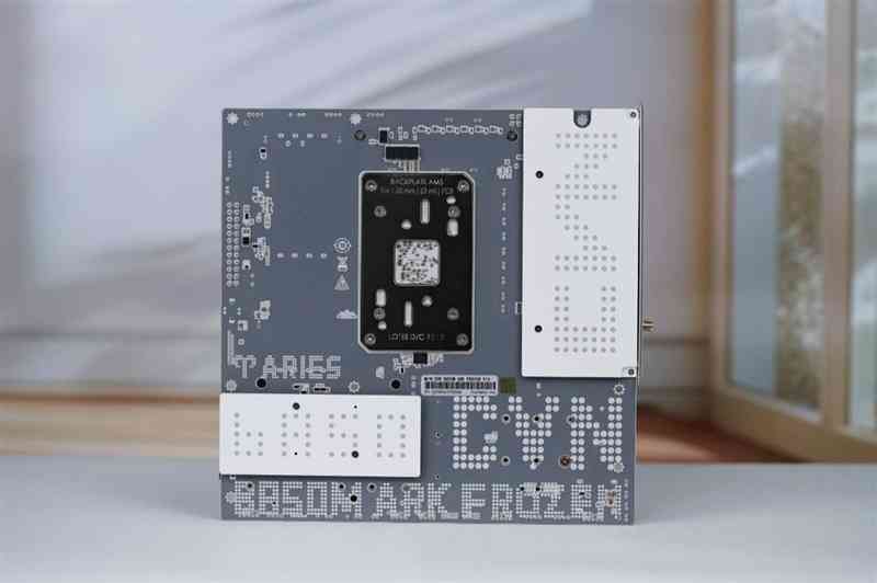 七彩虹主板怎么样 全面赶超一线品牌！七彩虹CVN B850 ARK FROZEN v14方舟主板评测