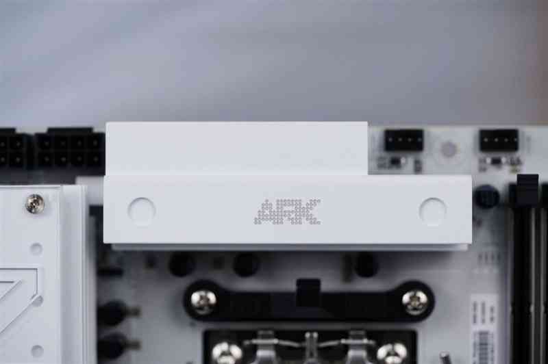 七彩虹主板怎么样 全面赶超一线品牌！七彩虹CVN B850 ARK FROZEN v14方舟主板评测